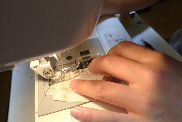 ミシンで仕立て